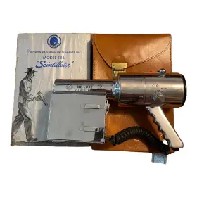 Case 111b Precision De Luxe Scintillator Radiation Detector Model With And Orig. Box