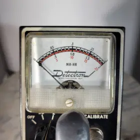 Detectron 2541818-c Vintage Dg-2 Geiger Counter Radiation Detector Parts Or Repair Only