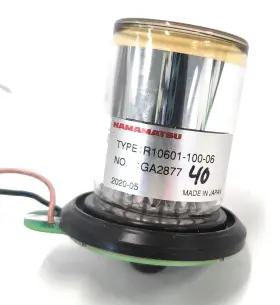 Hamamatsu R10601-100-06 34mm Pmt Detector Spectroscopy Bialkali 300-650 Nm
