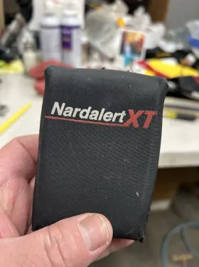 Narda A8860 Nardalert Xt Personal Rf Monitor 100khz-100ghz. With Belt Clip Case