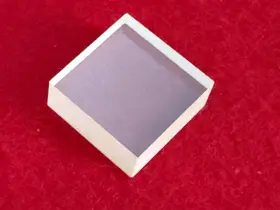Saint-gobain Bgo25x25x10 Bgo Scintillator Crystal For Radiation Scintillation Detector 25x25x10mm